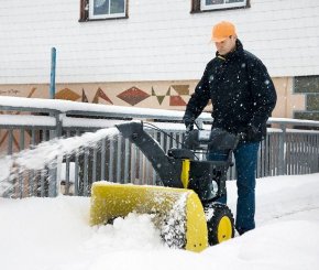 Фото бензинового снегоуборщика для дачи