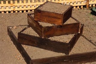 Ярусная клумба из дерева Ярусная клумба из дерева