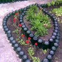 Забор для клумбы из бутылок Забор для клумбы из бутылок